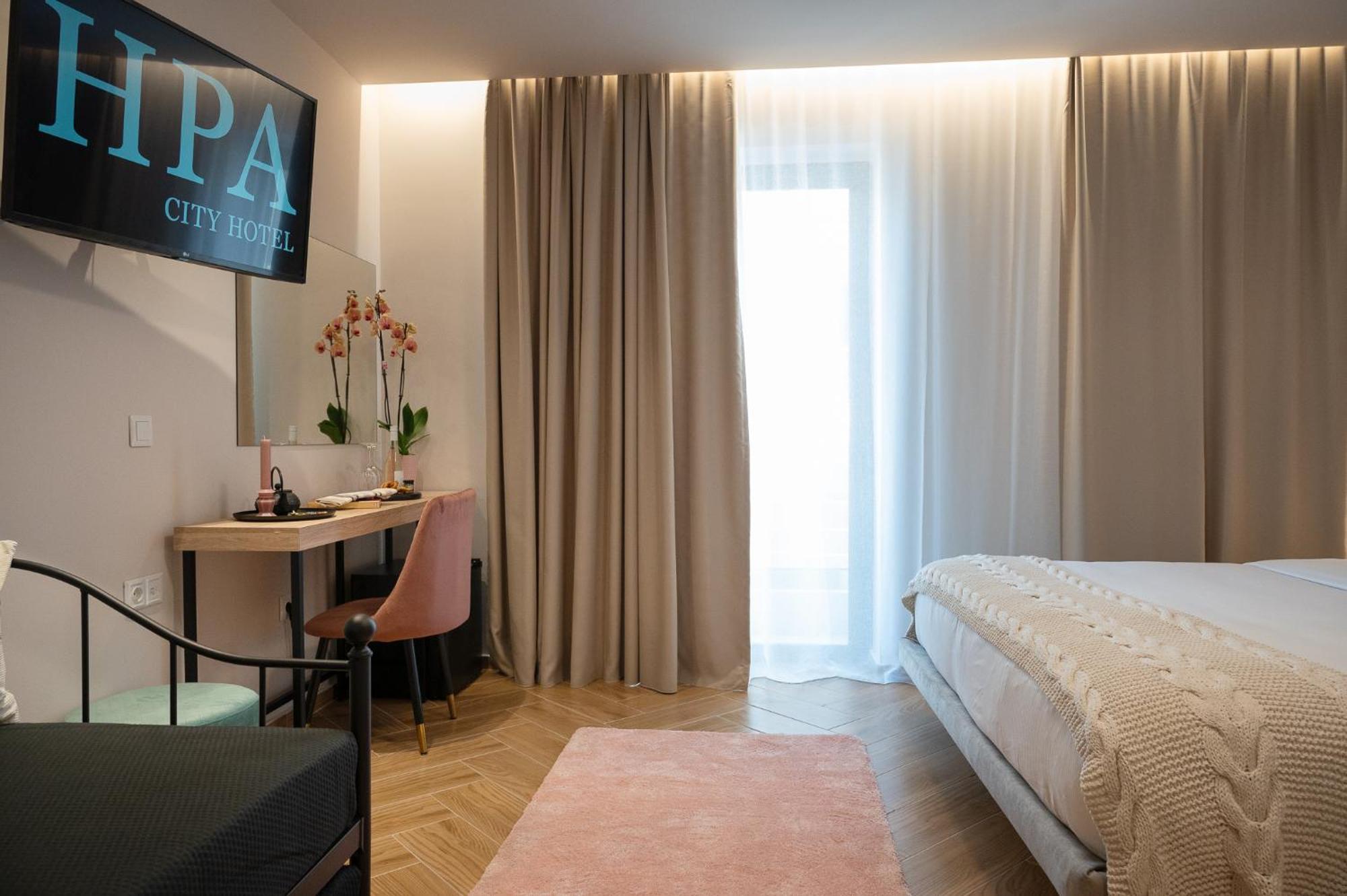 Ira - Ηρα Hotel Каламата Екстер'єр фото
