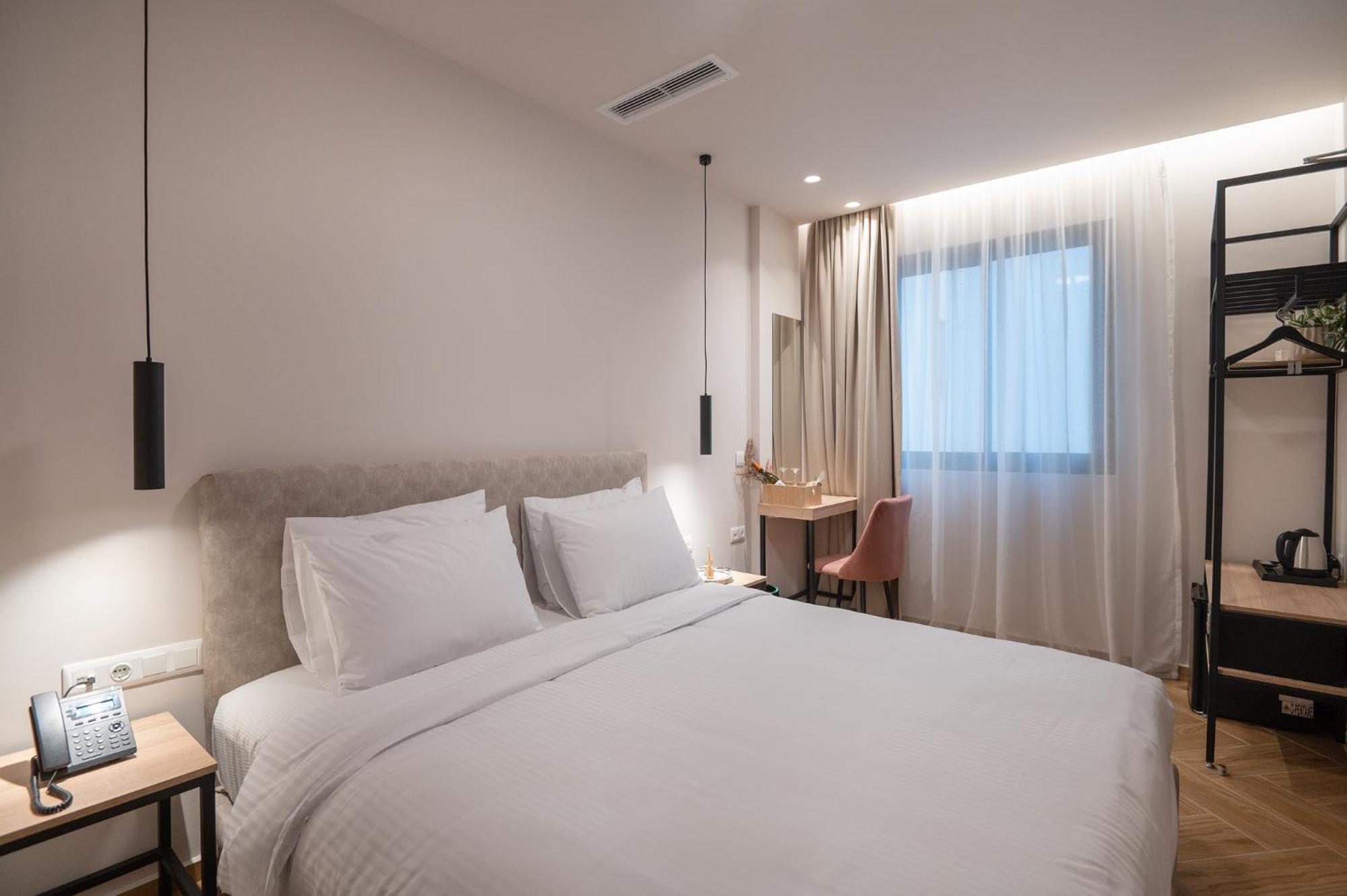 Ira - Ηρα Hotel Каламата Екстер'єр фото